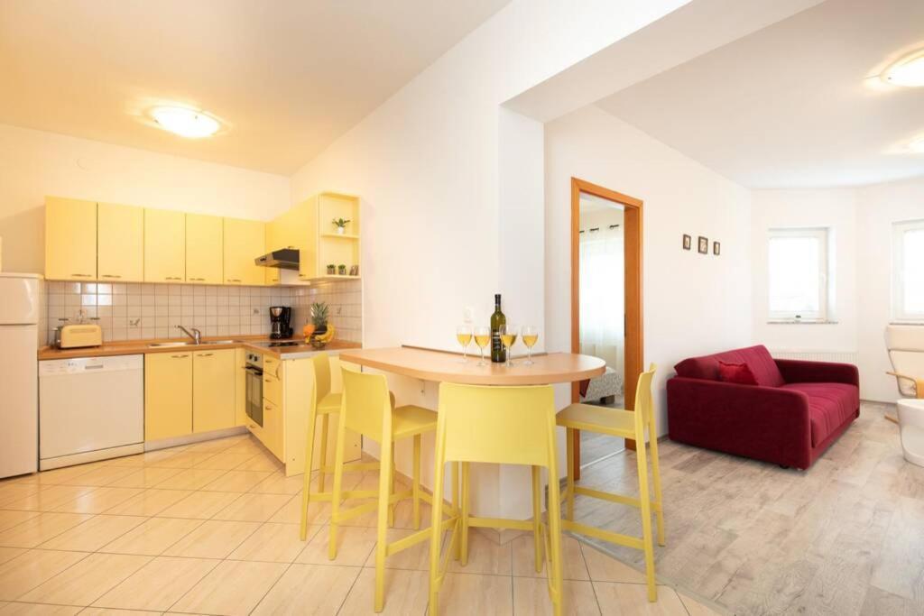 Apartments Doris, Krk Krk Town Esterno foto